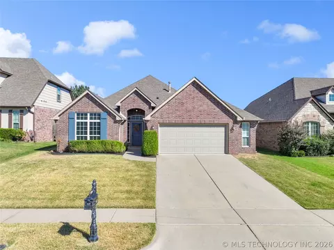 3703 S 13th Pl, Broken Arrow, OK 74011