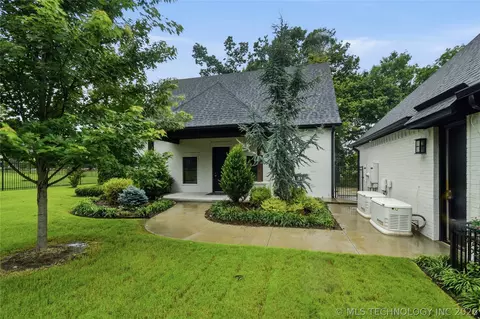 Exterior - 17930 E Falcon Pass, Owasso, OK 74055 photo 3 of 8