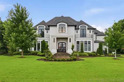 17930 E Falcon Pass, Owasso, OK 74055
