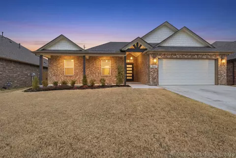28007 E 107th St S, Coweta, OK 74429