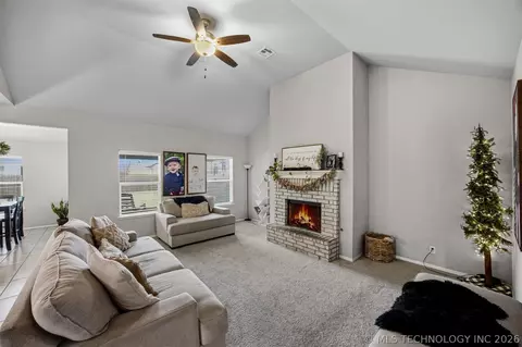 Living - 7403 E 87th St N, Owasso, OK 74055 photo 1 of 2