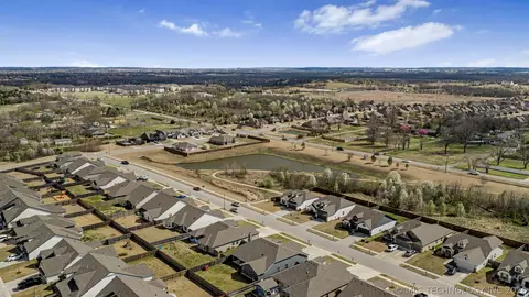 View/Area - 7403 E 87th St N, Owasso, OK 74055 photo 1 of 7
