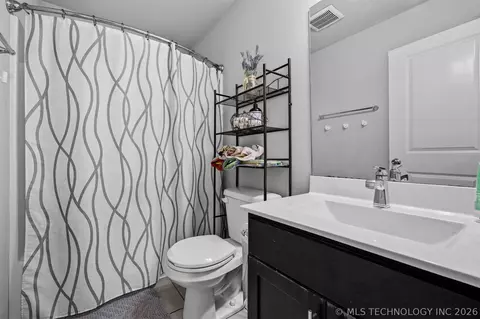 Bath - 7403 E 87th St N, Owasso, OK 74055 photo 5 of 5