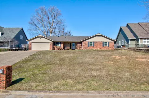 3008 Shelby Cir, Muskogee, OK 74403