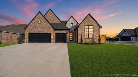 2847 E 141st Ct, Bixby, OK 74008