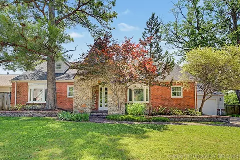 2430 E 17th Pl, Tulsa, OK 74104