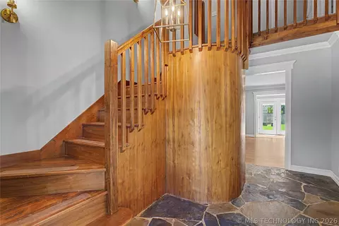 Entry Way - 2430 E 17th Pl, Tulsa, OK 74104 photo 1 of 3
