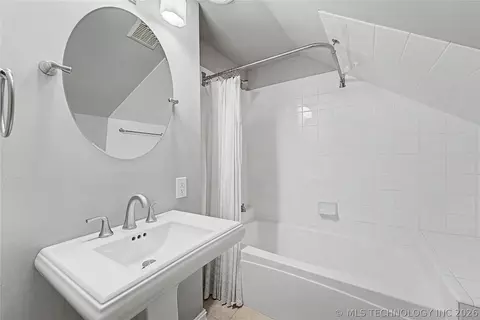 Bath - 2430 E 17th Pl, Tulsa, OK 74104 photo 3 of 3