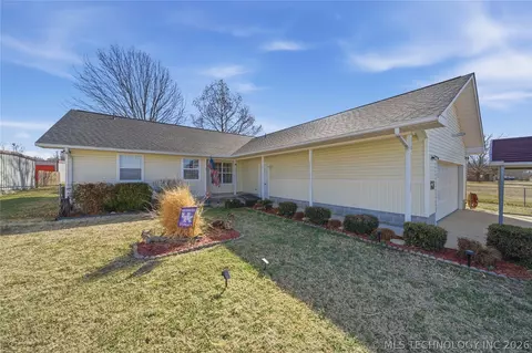 210 S Whittington St, Salina, OK 74365