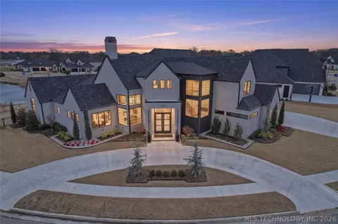 7303 E College St, Broken Arrow, OK 74014