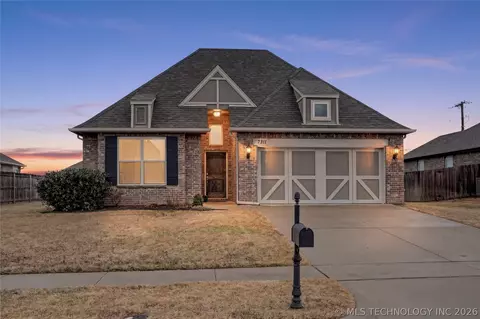 7311 E Oak Ridge St, Broken Arrow, OK 74014