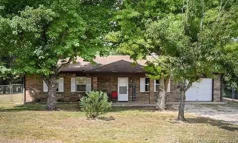 1146 N 4270 Rd, Hugo, OK 74743