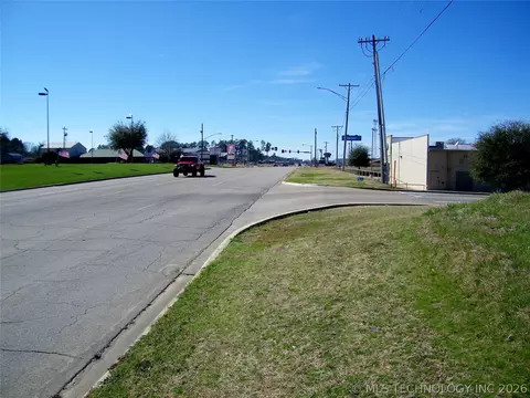4 E Washington St, Idabel, OK 74745 photo 12