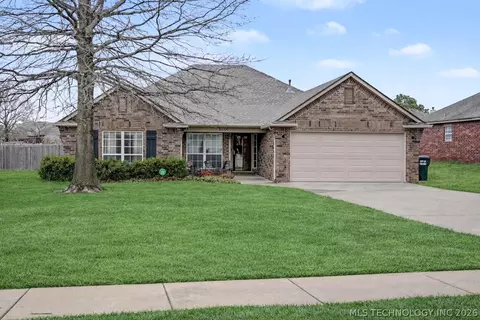 10009 E 98th St N, Owasso, OK 74055