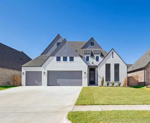 6716 S Gardenia Ave, Broken Arrow, OK 74011