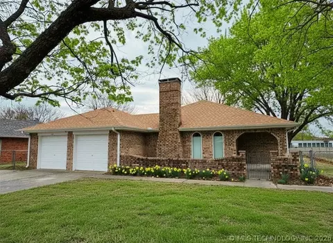 316 Jan Dr, Stratford, OK 74872