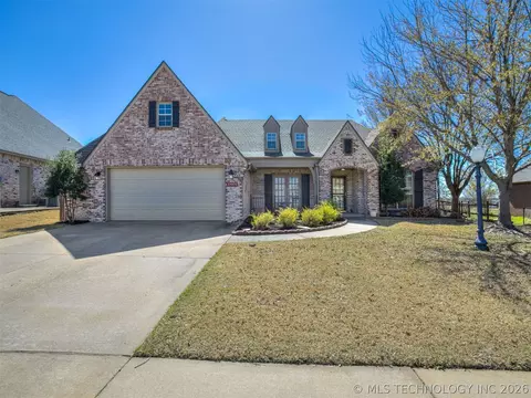 10004 E 95th St N, Owasso, OK 74055