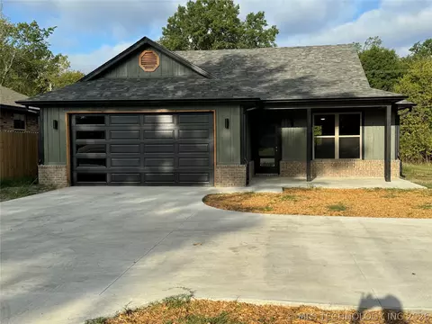 106 S Elliott St, Pryor, OK 74361