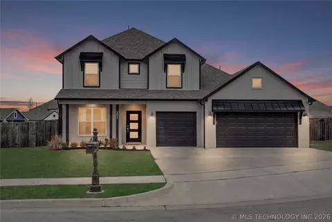 711 W 53rd Pl, Sand Springs, OK 74063