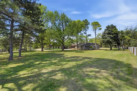 Exterior - 3215 E 65th St, Tulsa, OK 74136 photo 18 of 19
