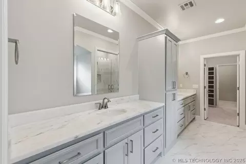 Bath - 668 E 148th Pl S, Glenpool, OK 74033 photo 1 of 7