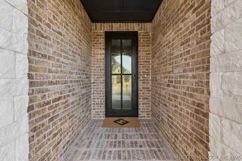 Exterior - 668 E 148th Pl S, Glenpool, OK 74033 photo 3 of 3