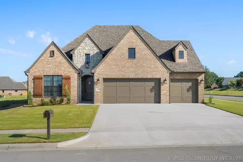 2600 W Twin Oaks St, Broken Arrow, OK 74012