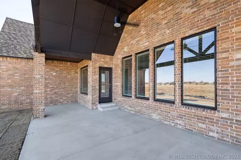 Exterior - 663 E 148th Pl S, Glenpool, OK 74033 photo 9 of 11