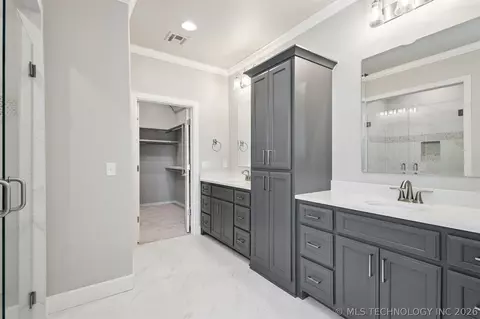 Bath - 663 E 148th Pl S, Glenpool, OK 74033 photo 3 of 6