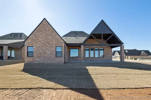 Exterior - 663 E 148th Pl S, Glenpool, OK 74033 photo 10 of 11