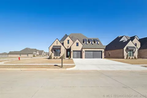 Exterior - 663 E 148th Pl S, Glenpool, OK 74033 photo 2 of 11