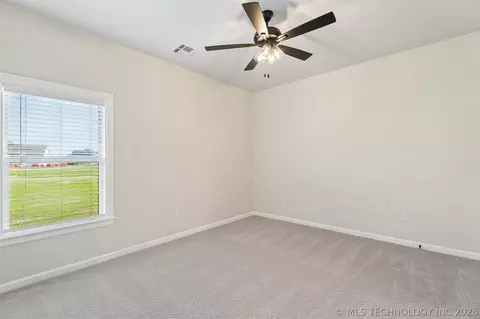 Bedroom - 31411 E Two Socks Dr, Broken Arrow, OK 74014 photo 3 of 11