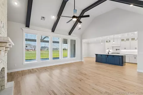 Living - 31411 E Two Socks Dr, Broken Arrow, OK 74014 photo 4 of 5