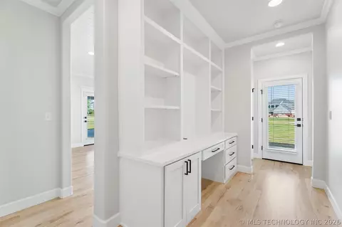 Entry Way - 31411 E Two Socks Dr, Broken Arrow, OK 74014 photo 3 of 5