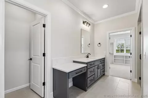 Bath - 31411 E Two Socks Dr, Broken Arrow, OK 74014 photo 3 of 13