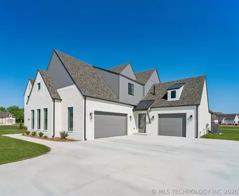 Exterior - 31411 E Two Socks Dr, Broken Arrow, OK 74014 photo 12 of 12