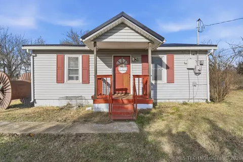 505 4th St, Wynona, OK 74084