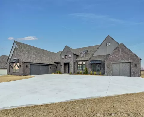 205 W 164th Pl S, Glenpool, OK 74033