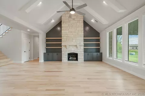Living - 30601 E 63rd St S, Broken Arrow, OK 74014 photo 7 of 10