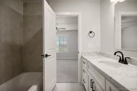 Bath - 30601 E 63rd St S, Broken Arrow, OK 74014 photo 2 of 13