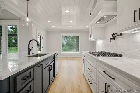 Kitchen - 30601 E 63rd St S, Broken Arrow, OK 74014 photo 5 of 6