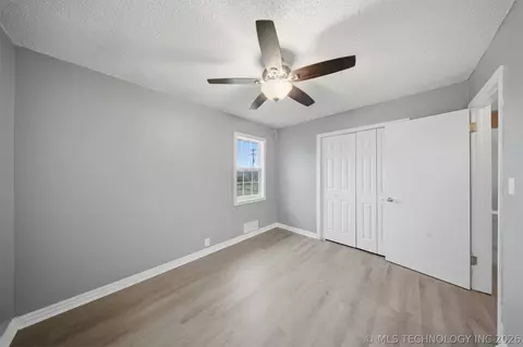 Bedroom - 1441 E Cherry St, Cushing, OK 74023 photo 6 of 8