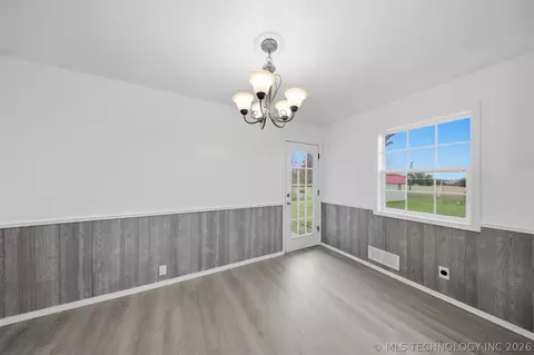 Dining - 1441 E Cherry St, Cushing, OK 74023 photo 1 of 1