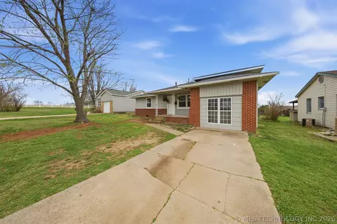Exterior - 1441 E Cherry St, Cushing, OK 74023 photo 2 of 3