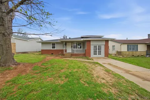 1441 E Cherry St, Cushing, OK 74023