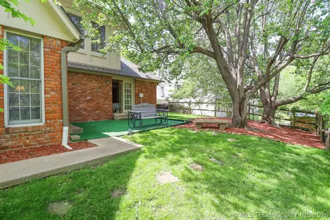 Exterior - 5511 E 73rd St, Tulsa, OK 74136 photo 8 of 9