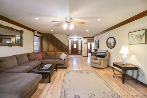 Living - 5511 E 73rd St, Tulsa, OK 74136 photo 3 of 3