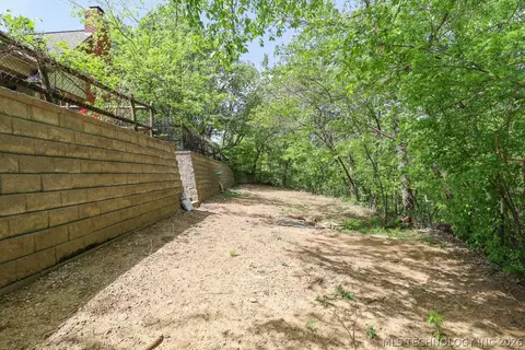 Exterior - 5511 E 73rd St, Tulsa, OK 74136 photo 9 of 9