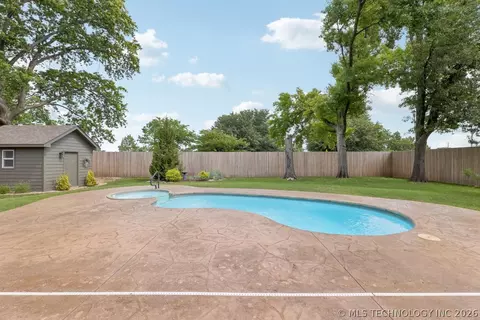 Exterior - 2995 E 56th Pl S, Tulsa, OK 74105 photo 5 of 7