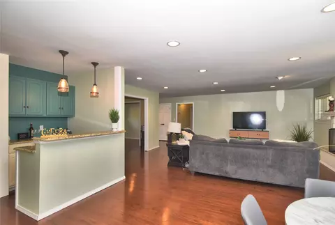 Living - 2995 E 56th Pl S, Tulsa, OK 74105 photo 4 of 4